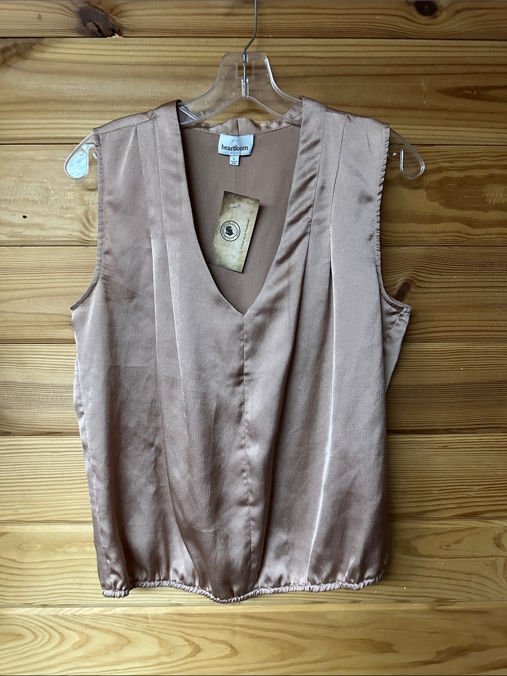 Heartloom Women's Blush Satin V-Neck Pleated Sleeveless Top Size L
